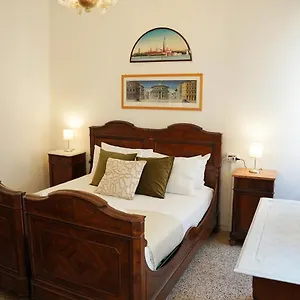 https://ca-alle-gondolette.hotelinveneto.com